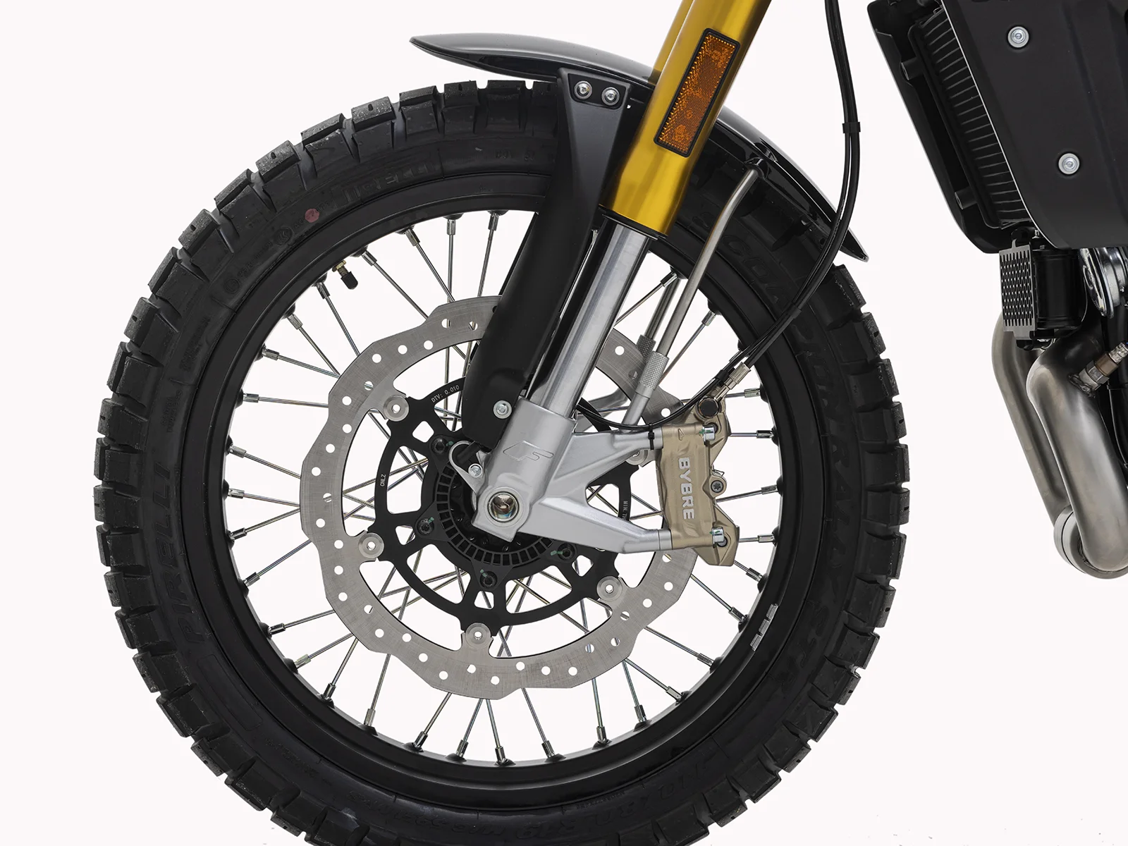 FANTIC CABALLERO Scrambler 500 DEULUXE MY25 デュアルチャネルABS装備のBYBREラジアルキャリパーとφ320mmフロ-ティングディスク。 | 輸入発売元 MOTORISTS モータリスト合同会社