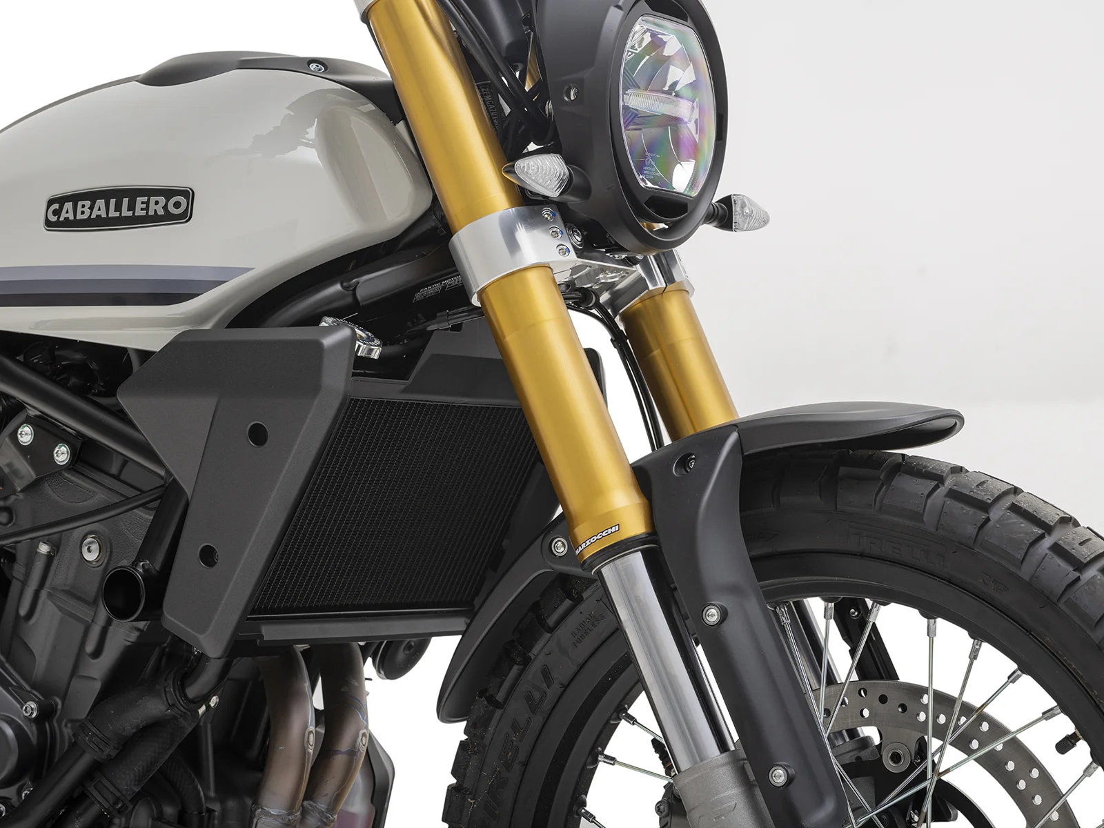 FANTIC Scrambler 700 DELUXE マルゾッキ製45mm倒立フォークとプリロード調整が可能なモノショックで構成 | 輸入発売元 MOTORISTS モータリスト合同会社