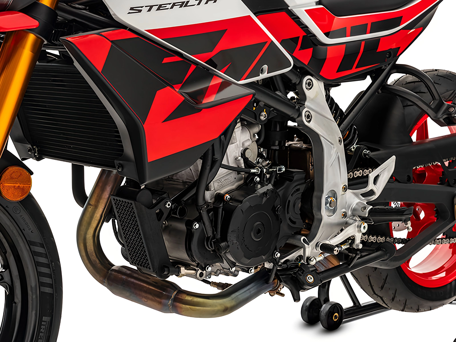 FANTIC STEALTH 500 水冷単気筒DOHC4バルブエンジンのMM460は、ストリート、レイン、トラック、カスタムと4つのライディングモードがセレクト可能。 | 輸入発売元 MOTORISTS モータリスト合同会社